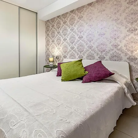 Apartment Parque Royal 1 & *